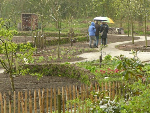 tuinwandeling in de regen: ook leuk