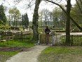 ruim 320 mensen gingen door dit tuinpoortje