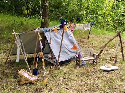 Kabouter Pluismuis komt kamperen